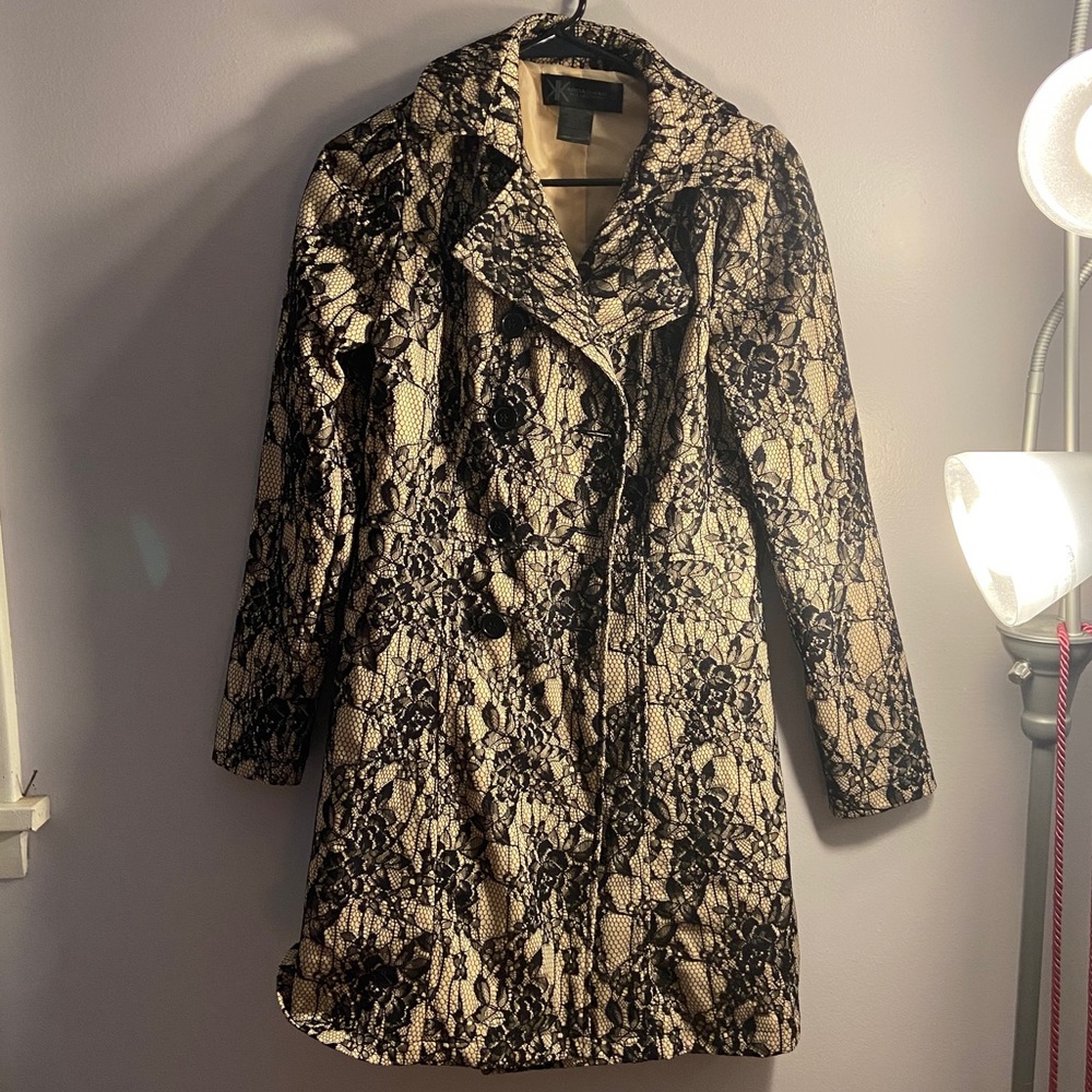 KARDASHIAN KOLLECTION TRENCH COAT SIZE MEDIUM